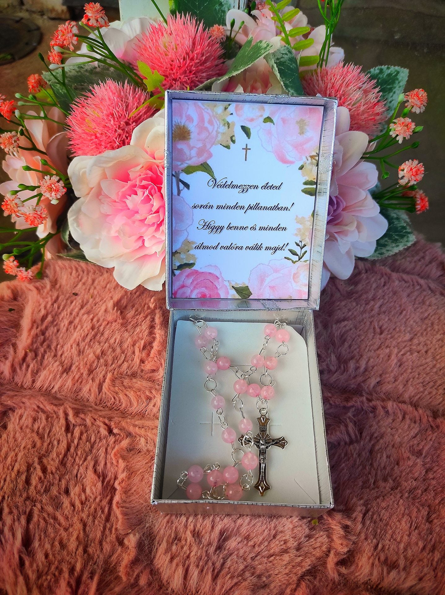 Keresztelő ajándék rózsakvarc rózsafüzér